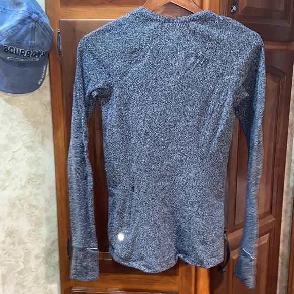 Lululemon women’s sweatshirt - Picture 2 of 6